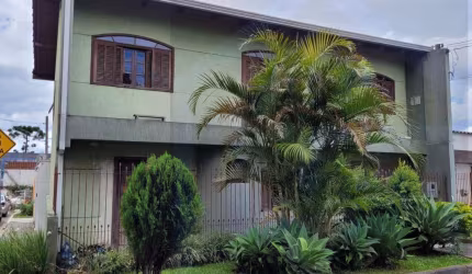 Sobrado para Venda em Curitiba, Fazendinha, 5 dormitórios, 2 suítes, 4 banheiros, 2 vagas