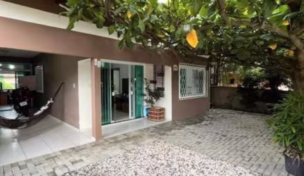 Casa para Venda em Barra Velha, Itajubá, 2 dormitórios, 1 suíte, 2 banheiros, 2 vagas