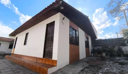 Terreno para Venda em Curitiba, Sitio Cercado, 3 dormitórios, 2 banheiros, 8 vagas