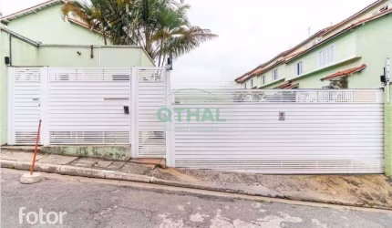 Sobrado em Condomínio à Venda de 140m² com 03 quartos, 03 suítes, 02 vagas na Pedreira.