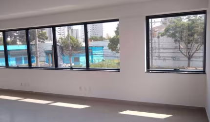 Conjunto Comercial para Alugar de 45m², 02 banheiros, 01 vaga na Vila Mascote.
