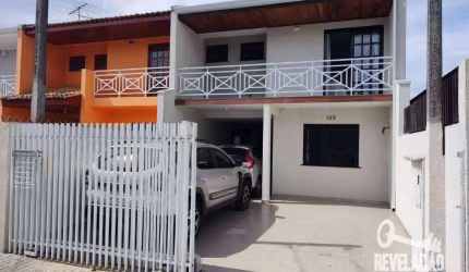 Sobrado com 3 dormitórios à venda, 169 m² por R$ 780.000,00 - São Pedro - São José dos Pinhais/PR