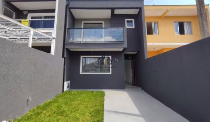 Triplex no Residencial João Goulart em Curitiba
