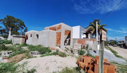 Casa com 2 quartos à venda na Rua Geraldo Cardoso Moraes, 000, Jardim Campomar, Rio das Ostras por R$ 350.000