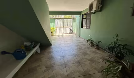 Casa com 3 quartos à venda na Rua General de Gaule, 000, Jardim Santo Antônio, Macaé por R$ 690.000