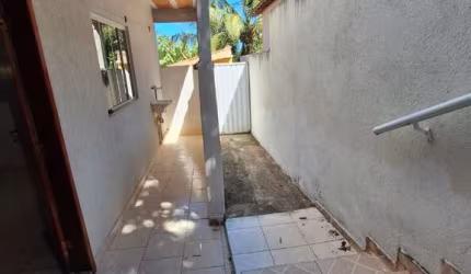 Casa com 2 quartos para alugar na Rua E, 60, Mar do Norte, Rio das Ostras, 60 m2 por R$ 990