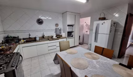 Apartamento com 3 quartos à venda na Avenida Rui Barbosa, 1396, Cajueiros, Macaé, 138 m2 por R$ 565.000