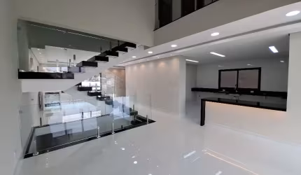 LINDA CASA EM CONDOMÍNIO FECHADO