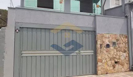 Casa / Sobrado à Venda c/ 215m², 4 Dorms, Sala, Copa, Cozinha, Lavanderia, Churrasqueira, Quintal, 4 Vagas - Vl. Galvão / Horto Florestal - Jundiaí/SP