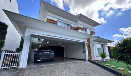 Casa com 4 quartos à venda na Rua Franklin Roosevelt, 168, Iririú, Joinville por R$ 1.390.000