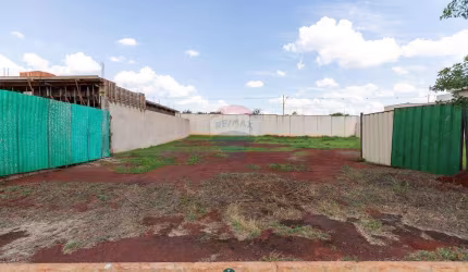 Terreno Plano de 300m² no Portal Paineiras, Vivendas da Mata – Completo Lazer e Conforto