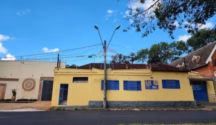Casa Comercial à venda na Av Caramuru em Ribeirão Preto