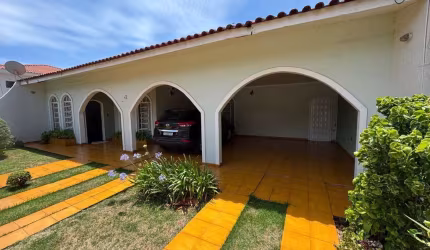 Casa para Venda em Cascavel, JARDIM MARIA LUIZA, 4 dormitórios, 1 suíte, 4 banheiros, 4 vagas