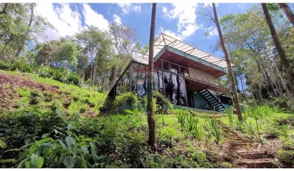 Casa para locação no Cond. Ville de Montagne, Nova Lima, 3 quartos, sendo 2 suítes, muito verde!