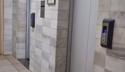 SALA COMERCIAL EM ATIVIDADE NO SEGMENTO DE ESCRITÓRIO, EM ÓTIMA LOCALIZAÇÃO.