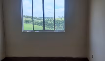 Apartamento  com quintal á venda em Conselheiro Lafaiete