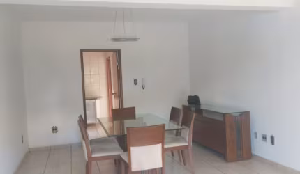 Apartamento em prédio pequeno.