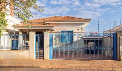 Casa Comercial a venda no Centro, 6 quartos, 3 banheiros, 220 m² de construção, Ribeirão Preto