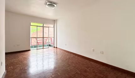 Oportunidade!!! Aártamento bem localizado no bairro São Mateus, perto de tudo!