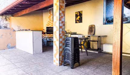 Uma casa admirável na melhor localização do Vale do Ipê. R$ 880.000,00
