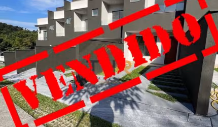 Casa com 2 quartos à venda na Rua Eucalipto, 372, Potecas, São José por R$ 367.500