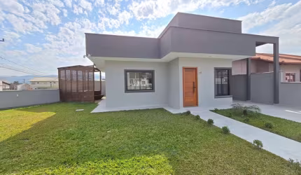 Casa com 3 quartos à venda na Avenida Paulo Roberto Vidal, 234, Bela Vista, Palhoça por R$ 600.000