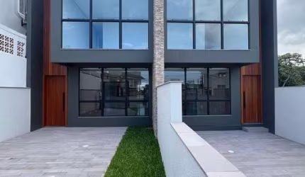 Casa com 3 quartos à venda na Travessa Judith Maria Maciel, 2230, Forquilhas, São José por R$ 620.000