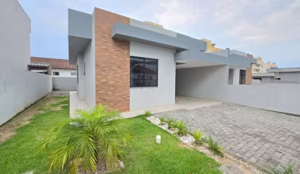 Casa com 3 quartos à venda na Rua Delgísia Maria de Souza, 7700, Sertão do Maruim, São José por R$ 499.000