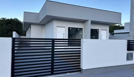 Casa com 3 quartos à venda na Travessa Judith Maria Maciel, 9877, Forquilhas, São José por R$ 450.000