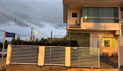 Casa com 2 quartos à venda na Avenida Valdemar Schmidt, 0988, Forquilhas, São José por R$ 750.000