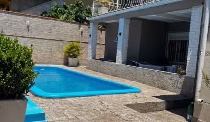 Casa com 3 quartos à venda na Rita Soares Gomes, 234, Centro, São José por R$ 1.380.000