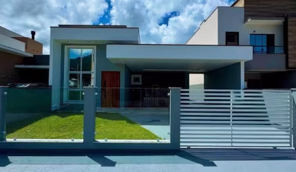 Casa com 3 quartos à venda na Rua Irineu Hoffman, 9866, Forquilhas, São José por R$ 750.000