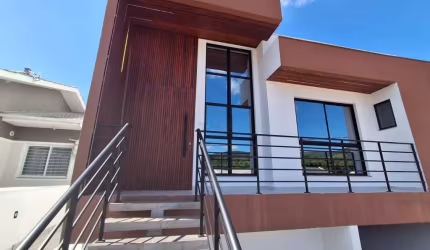 Casa com 3 quartos à venda na Rua Zulmira Pamplona Gomes, 5665, Bela Vista, Palhoça por R$ 650.000