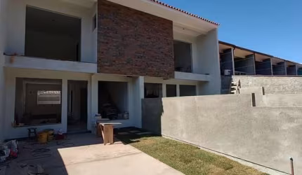 Casa com 2 quartos à venda na Rua Kiliano Hames, 21, Potecas, São José por R$ 465.000