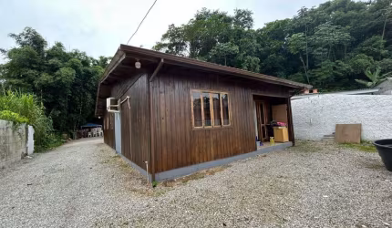 Casa com 5 quartos à venda na Rua Vereador Arthur Mariano, 8100, Potecas, São José por R$ 800.000