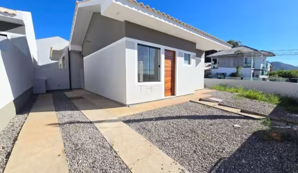 Casa com 2 quartos à venda na Rua Zulmira Pamplona Gomes, 435, Bela Vista, Palhoça por R$ 375.000