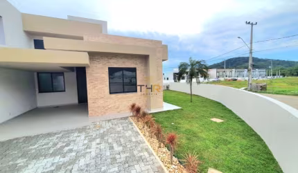 Casa com 3 quartos à venda na Rua Maria Antonia Duarte de Souza, 86, Sertão do Maruim, São José por R$ 700.000