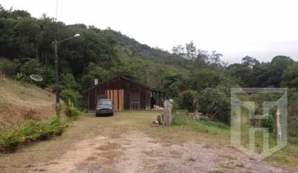 Chácara / sítio com 2 quartos à venda na Estrada Geral De Três Riachos, 324, Três Riachos, Biguaçu por R$ 1.900.000