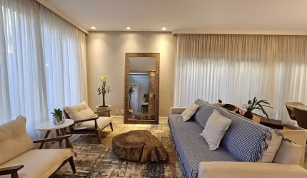 ROYAL FOREST - R$ 2.350.000 - Casa à venda, 3 suítes, 215m², Completa em armários, Analisa Permuta,