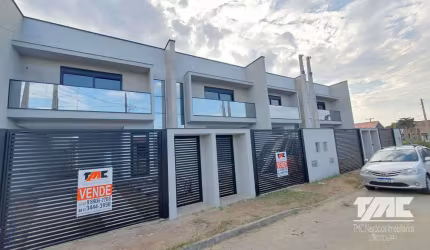 Sobrado Geminado - Alto Padrão - 300 metros da praia