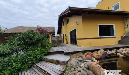 Sobrado em área nobre no Ubatuba