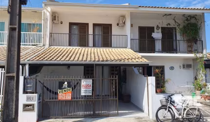 Sobrado à venda no bairro Da Praia Grande - São Francisco do Sul/SC