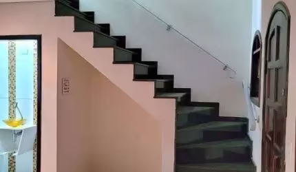 Sobrado com 100m², 2 quartos (1 suíte com varanda), 2 vagas cobertas - Jd. Terezópolis - Guarulhos/SP