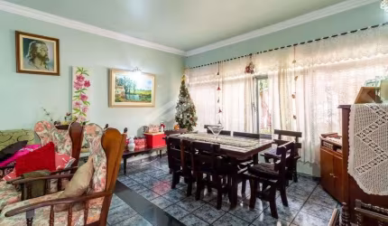 Casa térrea com salão à venda com 290m², 3 quartos (1 suíte), 2 vagas - Jd. Pinhal - Guarulhos/SP