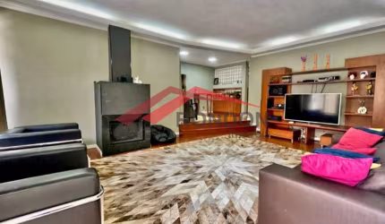 Sobrado alto padrão à venda na Vila Rosália - 514 m² de área construída - 4 dormitórios - 3 suítes - quintal - área gourmet.