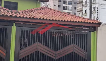 Sobrado para locação no Jardim Vila Galvão - 225 m² - 3 dormitórios - 1 suíte - 1 banheiro - Quintal - Churrasqueira - 4 vagas.