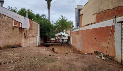 VENDO OU ALUGO TERRENO EM CAMPINAS NO CAMBUI, COM DUZENTOS E NOVENTA E CINCO METROS, RUA COM BOM FLUXO, PERTO DA AVENIDA CORONEL SILVA TELLES.