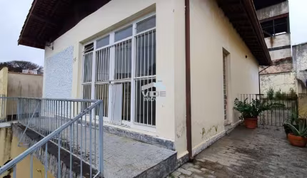 CASA COM TENDÊNCIA A SER COMERCIAL NA AVENIDA WASHINGTON LUIZ