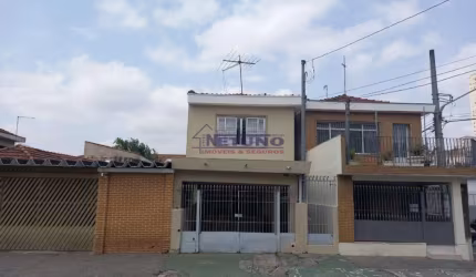Sobrado na Vila Medeiros com 03 dorms, sala, 02 wcs, cozinha, área de serviço, 01vaga em ótimo local