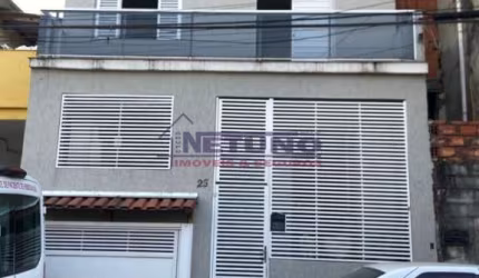 Sobrado na Vila Medeiros com 03 dorms, sala, cozinha, 02 wcs, lavanderia, 01 vaga, ótima localização